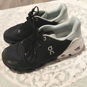 Women’s Black & Mint OnCloud Tennis Shoes 7.5